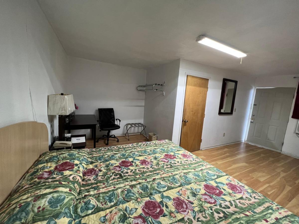 Budget Inn & Suites Freer Bagian luar foto