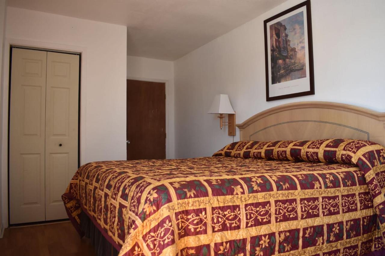 Budget Inn & Suites Freer Bagian luar foto