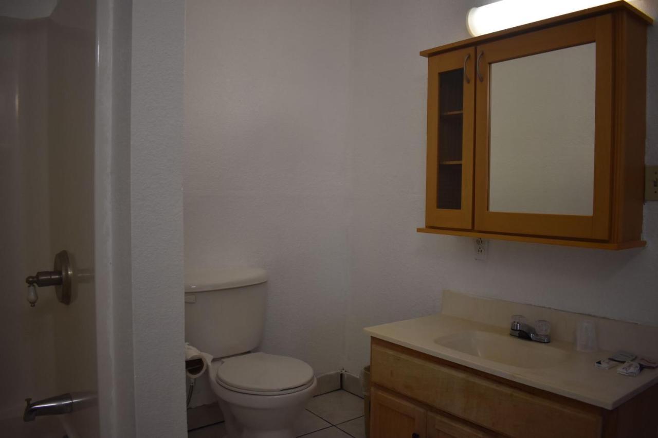 Budget Inn & Suites Freer Bagian luar foto